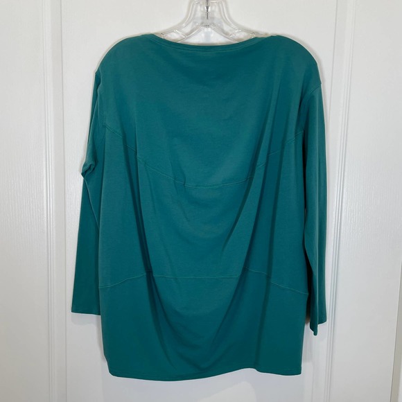 Lululemon back in action Green Long Sleeve Tee - Picture 4 of 5